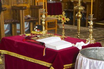 Altarraum in einer orthoxen Kirche